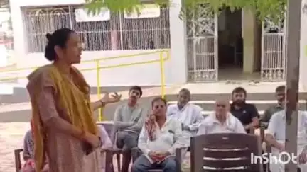 રાપર: અમદાવાદ વિમાન દુર્ઘટનાના મૃતકોને  મોડા ગામે શ્રધાંજલિ અપૅણ કરાઇ