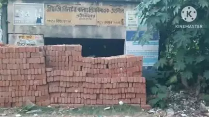 রঘুনাথপুর ২: চেলিয়ামাতে বাম আমলের তৈরি প্রতিক্ষালয় বেহাল,আগাছা, মদের বোতলে ভর্তি,সামনে ইট রাখা,সমস্যায় বাসিন্দারা #jansamasya