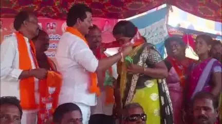 రాజానగరం: గాజులపాలెంలో బీజేపీలో చేరిన 110 మంది గ్రామస్తులు