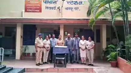 नागपूर शहर: बस स्टॉप येथे महिला प्रवाशाच्या पर्समधून दागिने चोरी करणाऱ्या आरोपीला अटक : सीताबर्डी ठाणे पोलीस उपनिरीक्षक मोसमी कटरे