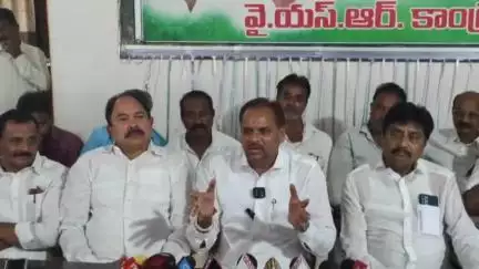 విజయనగరం: కూటమి నేతలు సాధ్యం కాని హామీలు ఇచ్చి ప్రజలను ఎంత కాలం దగా చేస్తారు: జడ్పీ ఛైర్మన్ మజ్జి శ్రీనివాసరావు