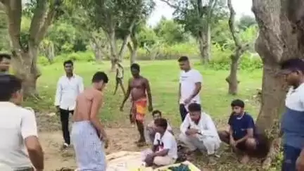 ପୁରୀ ମ୍ୟୁନିସିପାଲଟି: ଜଗନ୍ନାଥ ବଲ୍ଲଭରେ ଜୁଆ ଆଡ୍ଡାରେ ଚଢ଼ାଉ କଲା ଚନ୍ଦନ ପୁର ଥାନା ପୋଲିସ, ୭ ଜଣ ଜୁଆଡ଼ି ଅଟକ ଓ ୪୫୦୦ ଟଙ୍କା ସହ ବାଇକ ଜବତ
