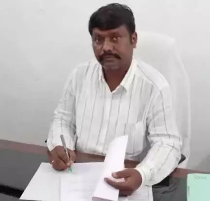 శింగనమల: సింగనమల ఎమ్మార్వోగా బాధ్యతలు చేపట్టిన శేషారెడ్డి, రైతుల సమస్యలు పరిష్కరించేందుకు కృషి చేస్తానని వెల్లడి