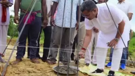 করিমগঞ্জ: ভুবরীঘাট TE মডেল স্কুলে সাইন্স ল্যাব কম্পিউটার রুম কাম লাইব্রেরি নির্মাণের জন্য ভিত্তিপ্রস্তর স্থাপন করলেন মন্ত্রী