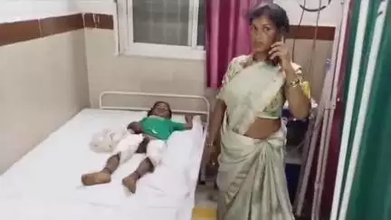 बालाघाट: लखनवाड़ा के पास दो बाइकों के बीच हुई टक्कर में मां-बेटा सहित 4 लोग हुए घायल, अस्पताल में कराया गया भर्ती
