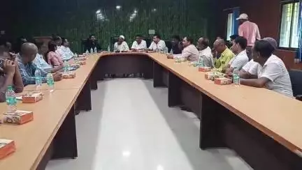 दिघलबैंक: सभागार भवन दिघलबैंक में बीस सूत्री कार्यान्वयन समिति की बैठक आयोजित, सभी विभागों की हुई समीक्षा