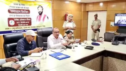 नारनौल: लघु सचिवालय नारनौल में जिला उपायुक्त डॉ. विवेक भारती ने सुनी लोगों की शिकायतें