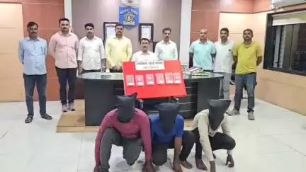 नगर: चांदणी चौक येथे स्थानिक गुन्हे शाखेने घरफोडी करणाऱ्या टोळीतील तीन आरोपींना केली अटक