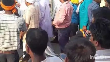 अरवल: जहानाबाद सांसद सुरेंद्र प्रसाद यादव ने अरवल में उर्मिला फाउंडेशन के कार्यक्रम का किया उद्घाटन
