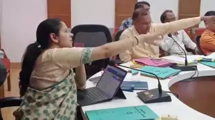टिहरी: त्रिस्तरीय पंचायत चुनाव के आरक्षण पर दर्ज आपत्तियों की जिलाधिकारी ने कलेक्ट्रेट में की सुनवाई, दावेदारों ने जताई नाराजगी