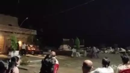 बंडा: बंडा के रतनपुर गांव में फिल्म की शूटिंग जारी, शूटिंग देखने पहुंच रहे हैं बड़ी संख्या में लोग