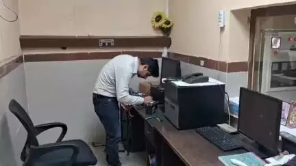 इटावा: जिला अस्पताल की एक्सरे मशीन खराब होने के चलते सोमवार को डेढ़ सौ से अधिक मरीज बेरंग वापस लौटे, दिखी नाराजगी#jansamasa