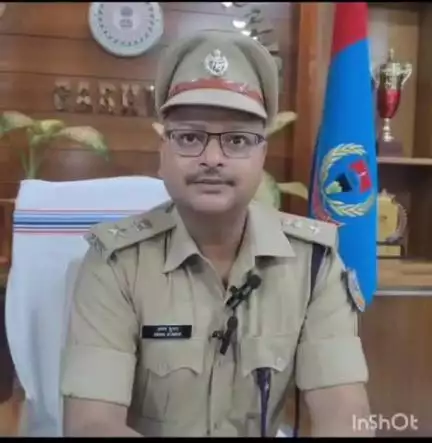 गढ़वा: गढ़वा पुलिस अधीक्षक अमन कुमार ने सदर थाना का निरीक्षण किया, केस का रिव्यू भी किया