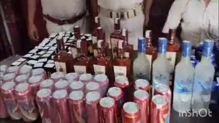 आरा: रेल थानाध्यक्ष आरा एवं थाना अध्यक्ष बक्सर द्वारा स्पेशल ट्रेन में चेकिंग के दौरान भारी मात्रा में शराब बरामद