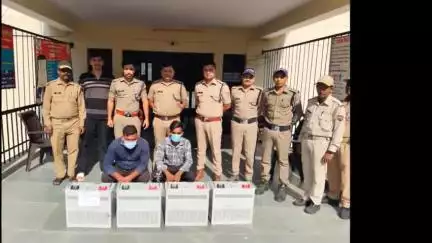 कपकोट: कपकोट पुलिस ने बीएसएनएल के मोबाइल टावरों से बैटरी चुराने वाले 2 अभियुक्तों को 4 बैटरियों के साथ किया गिरफ्तार