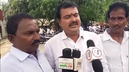 నకిలీ సదరం సర్టిఫికెట్లు ఇచ్చే వారిపై చర్యలు తీసుకోవాలి : నెల్లూరులో దివ్యాంగుల ఆందోళన #localissue