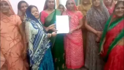 मनोहरथाना: मनोहर थाना  30से अधिक घरों के नलो मे पिछले 6माह से कम पानी आने से हो रही पेय जल की समस्या #jansamsaya
