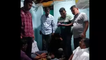 సిరిసిల్ల: గంభీరావుపేట మండల కేంద్రంలో పేకాట స్థావరంపై పోలీసులు దాడి చేసి నలుగురు వ్యక్తుపై కేసు నమోదు