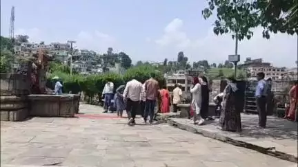 गरुड़: देशी-विदेशी पर्यटकों से गुलजार हुआ मिनी स्वीटजरलैंड कौसानी व बैजनाथ, होटल व्यवसायियों के चेहरे खिले, सरकार से लगाई गुहार