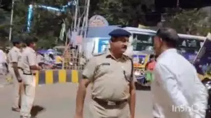 बिक्रमगंज: बिक्रमगंज शहर के तेंदुनी चौक पर एसडीएम और एसडीपीओ के नेतृत्व में चलाया गया वाहन चेकिंग अभियान