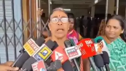 శాలిగౌరారం: సి సి సైదులు కు లంచం ఇవ్వలేదని సంఘము నుండి తొలగించారు: బాధిత మహిళ మాచర్ల సరిత