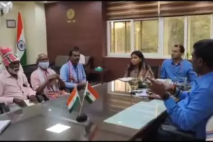 नगड़ी: समाहरणालय में जनता दरबार का आयोजन, उपायुक्त ने सुनीं लोगों की समस्याएँ