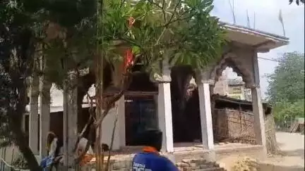 डंडारी: सुघरण ग्राम वार्ड 11 में मंदिर के जमीनी विवाद को लेकर दोनों पक्षों ने मीडिया को दी जानकारी