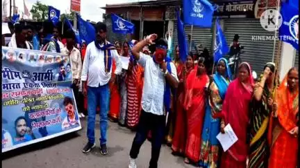 कटकमसांडी: नाबालिग दलित बच्ची से गैंगरेप के आरोपी की गिरफ्तारी के लिए भीम आर्मी ने कटकमसांडी थाना घेरा