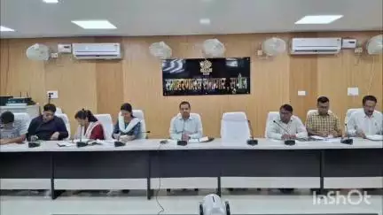 सुपौल: सावन कुमार की अध्यक्षता में कलेक्ट्रेट में साप्ताहिक समीक्षा बैठक हुई