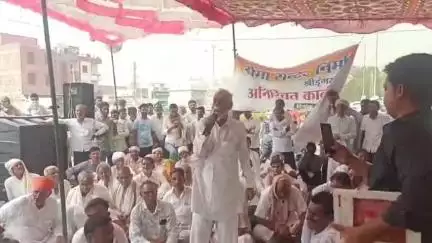 श्रीडूंगरगढ़: ट्रॉमा सेंटर के निर्माण को लेकर ग्रामीणों ने ललकार रैली निकाली, उपखंड कार्यालय पर जमा हुए ग्रामीण