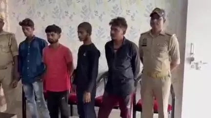 मुगलसराय: ददवापर नहर पुलिया से पुलिस ने चार छिनैती करने वाले अपराधियों को किया गिरफ्तार, बाइक और मोबाइल बरामद