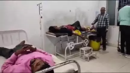 प्रभात पट्टन: मासोद के पास अज्ञात वाहन ने मोटरसाइकिल सवार दो युवकों को मारी टक्कर, एक का पैर फ्रैक्चर
