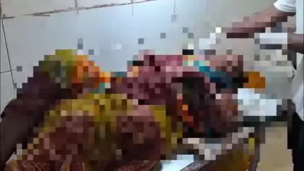 ଧରାକୋଟ: କଇଠିରା ଗ୍ରାମରେ ସ୍ୱାମୀ ର ଆକ୍ରମଣ ରେ ପତ୍ନୀ ଗିରୁତର,ପାରିବାରିକ କଳହକୁ କେନ୍ଦ୍ରକରି ଧାରୁଆ ପନିକି ରେ ଆକ୍ରମଣ କରିଛି ସ୍ୱାମୀ