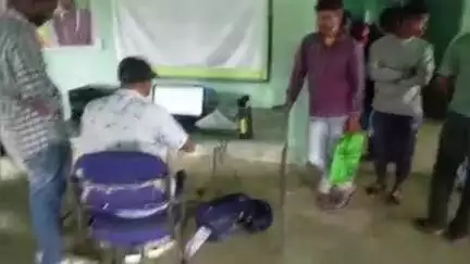 नीमडीह के लकड़ी पंचायत भवन में जनता दरबार, 136 आवेदनों पर हुई सुनवाई