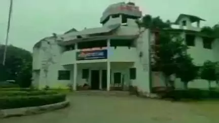 चितरपुर: मगनपुर निवासी ने दूसरे समुदाय के दो युवकों पर पत्नी और 18 माह की बेटी को अगवा करने का आरोप लगाया