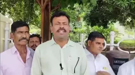 రేషన్ షాపులకు బదులు నగదు బదిలీ ప్రతిపాదనలు విరమించుకోవాలి - సిఐటియు జిల్లా ప్రధాన కార్యదర్శి ఈ ఎస్ వెంకటేష్