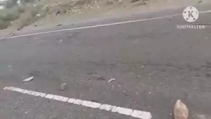 डीडवाना: पुष्कर हाईवे पर बड़ा सड़क हादसा, कार और ट्रक के बीच जोरदार टक्कर, तीन लोग घायल, कार चकनाचूर