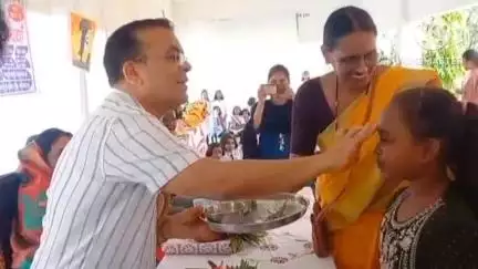 अकलतरा: हरदी गांव के कस्तूरबा गांधी बालिका आवासीय विद्यालय में न्योता भोज कार्यक्रम आयोजित, कलेक्टर और CEO रहे शामिल