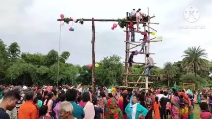 ବଡସାହି: ଆଗ୍ରିଆ ବାସନ୍ତୀମନ୍ଦିର ପଡିଆରେ ଶହେବର୍ଷ ଧରି ପାଳିତ ହୋଇଆସୁଥିବା ପ୍ରସିଦ୍ଧ ଆଗ୍ରିଆ ଉଡ଼ା ଆୟୋଜିତ, ହଜାର ହଜାର ଦର୍ଶକ ଓ ଶ୍ରଦ୍ଧାଳୁ ସାମିଲ