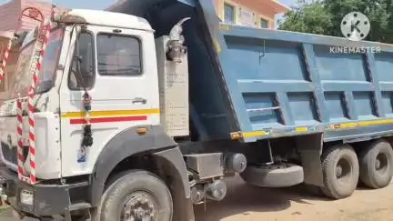 पकरीबरावां: पकरीबरावां पुलिस ने गुप्त सूचना के आधार पर अवैध बालू लदे हाइवा ट्रक को किया ज़ब्त
