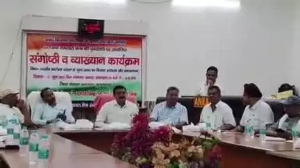 सुल्तानपुर: सुल्तानपुर में स्वतंत्रता सेनानी बाबा रामलाल को दी गई श्रद्धांजलि, परिजनों ने परिवारों को राष्ट्रीय परिज्ञान की मांग की