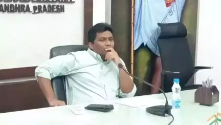 అర్బన్ ప్రాంతాల్లో పీఎం సూర్య ఘర్ పథకం కింద లబ్ధి గృహాలపై సోలార్ప్రాప్ పానల్ ఏర్పాటుకు చర్యలు కలెక్టర్ శాన్మోహన్