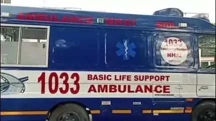 कन्नौज: जेवा टोल प्लाजा के पास कार की टक्कर से 2 बाइक सवार युवक घायल