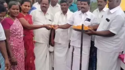 பாலக்கோடு: எருதுகூடஅள்ளி கிராமத்தில் பஞ்சாயத்து அலுவலக கட்டிட கட்ட  அடிக்கல் நாட்டு விழா