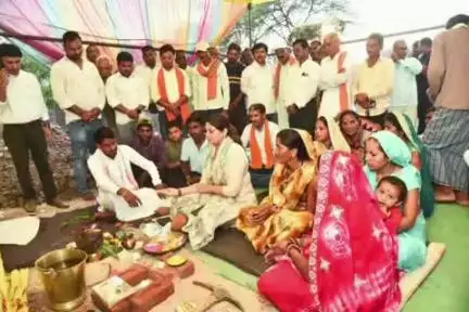 पंडरिया: ग्राम गुढ़ा में लाखों की लागत से बनने वाले आंगनबाड़ी भवन का भूमिपूजन विधायक भावना बोहरा ने किया