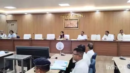 सासाराम: सासाराम में रोहतास जिला पदाधिकारी उदिता सिंह ने डीआरडीए सभागार में एक बैठक आहूत की