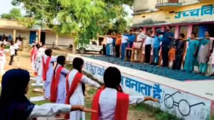 केरेडारी: गरीकलां उच्च विद्यालय में नशा मुक्ति अभियान को लेकर एक दिवसीय कार्यक्रम का आयोजन