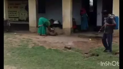 পুরুলিয়া ১: এক নম্বর ব্লক এলাকার বিভিন্ন গ্রাম পঞ্চায়েতের ডেঙ্গু প্রতিরোধে কীটনাশক স্প্রে করা হচ্ছে এলাকায়