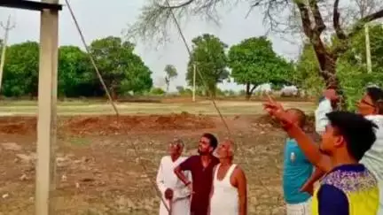 घाटमपुर: शाखा जनवारा में बिजली का ट्रांसफार्मर जला, मुख्य अभियंता से की गई शिकायत