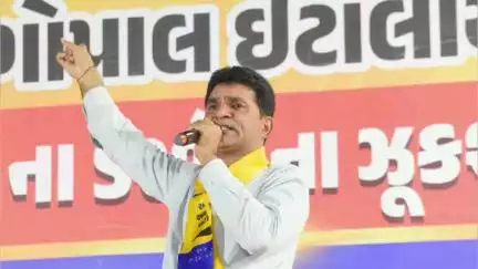 ભેસાણ: વિસાવદરમાં કેજરીવાલનું જબરદસ્ત શક્તિ પ્રદર્શન AAP રાષ્ટ્રીય સંયોજક અરવિંદ કેજરીવાલે ગોપાલ ઇટાલિયા માટે પ્રચાર કર્યો